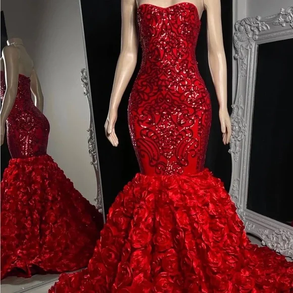 The ROSETTA Gown, medium 8-10 - Picture 2 of 3